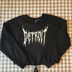 H&M Metal Logo ‘Detroit’ Crop Too Sweatshirt